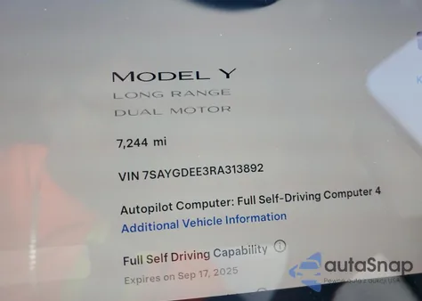 2024 Tesla Model Y из США, поврежденный, VIN 7SAYGDEE3RA313892
